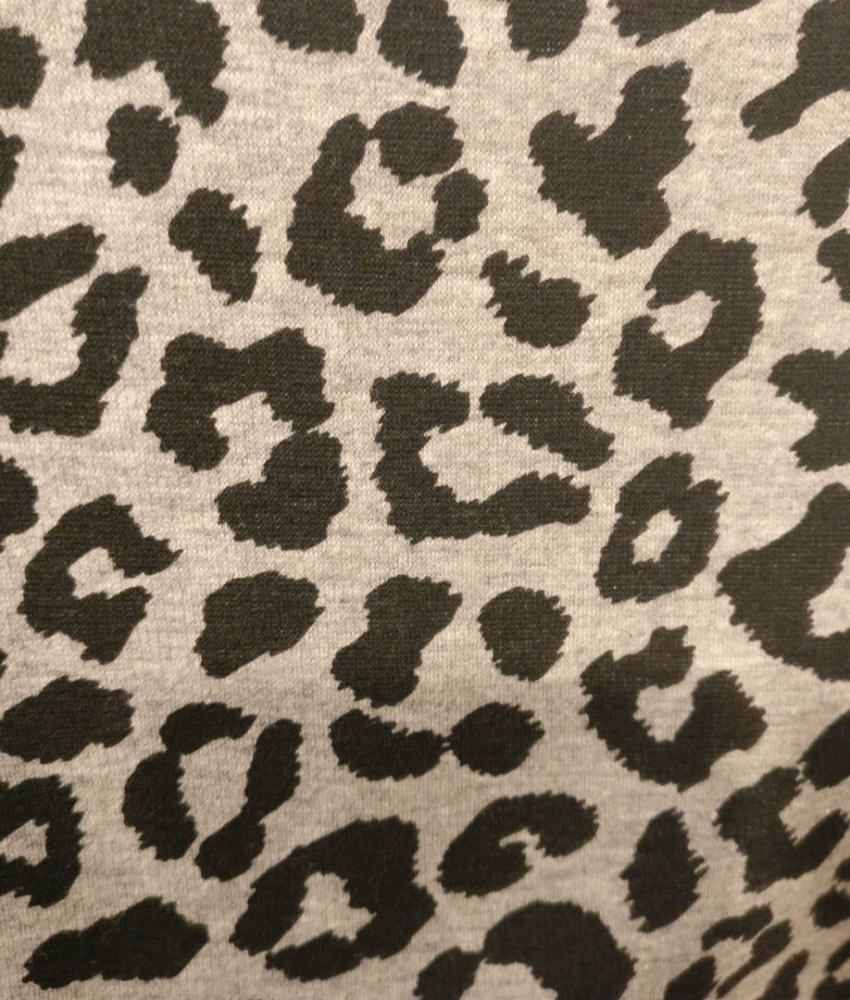 Cardigan i store størrelser. Osaka Cardigan, Grey Leopard