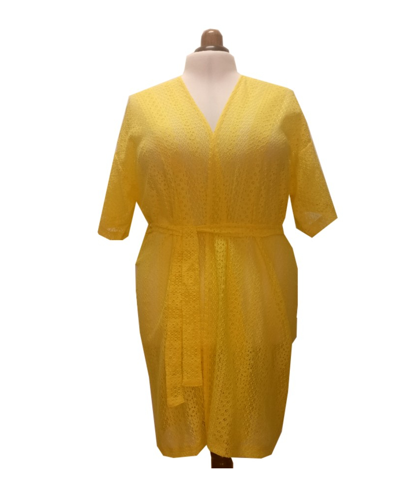 Kimono i store størrelser i gul blonde med bindebånd