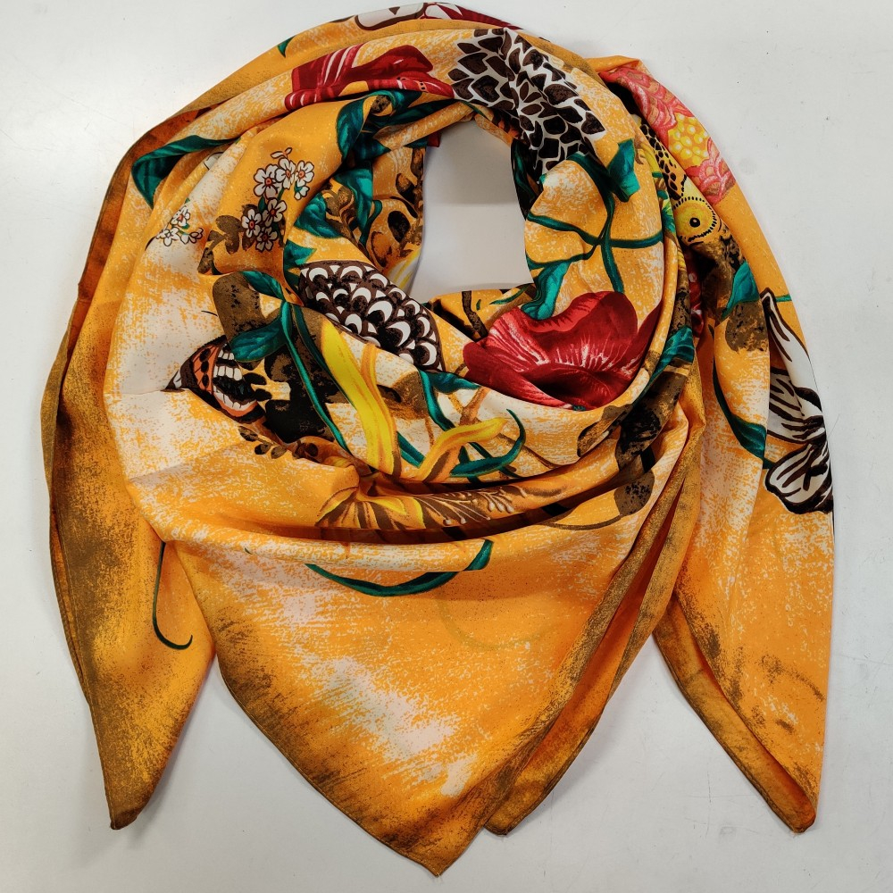 Stort kvadratisk Silke Tørklæde - Gule Heste