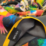 Stort kvadratisk Silke Tørklæde - Sort Kolibri