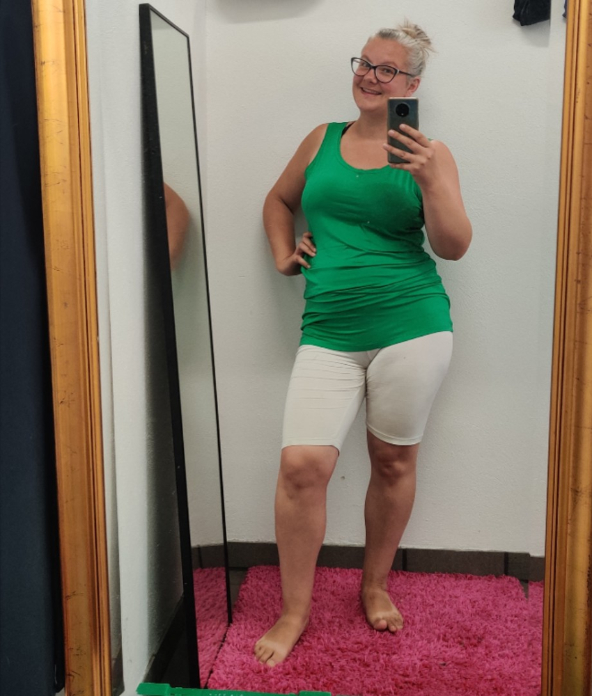 Bamboo Tank Top Green. Top i store størrelser fra Amamiko