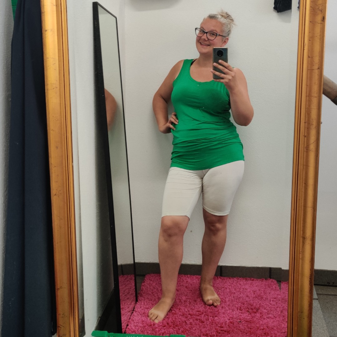 Bamboo Tank Top Green. Top i store størrelser fra Amamiko