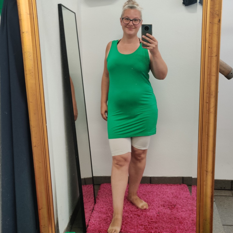 Bamboo Tank Top Green. Top i store størrelser fra Amamiko