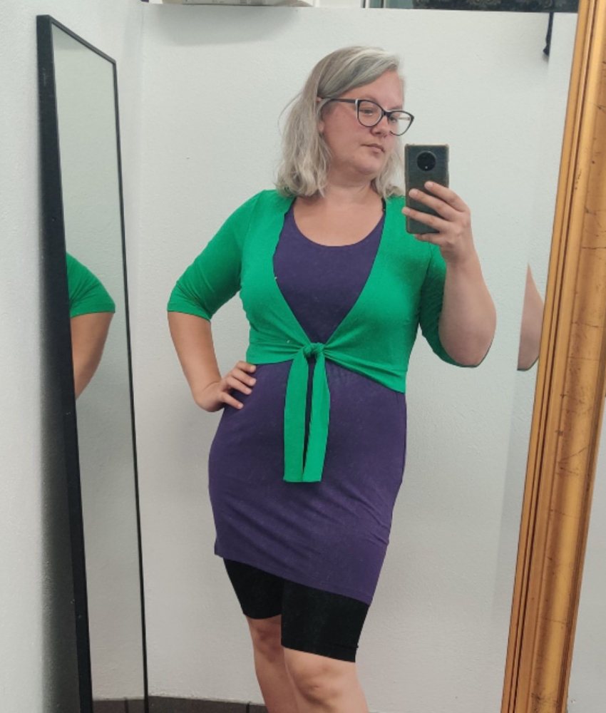 Bamboo Bolero Green. Bolero i store størrelser fra Amamiko