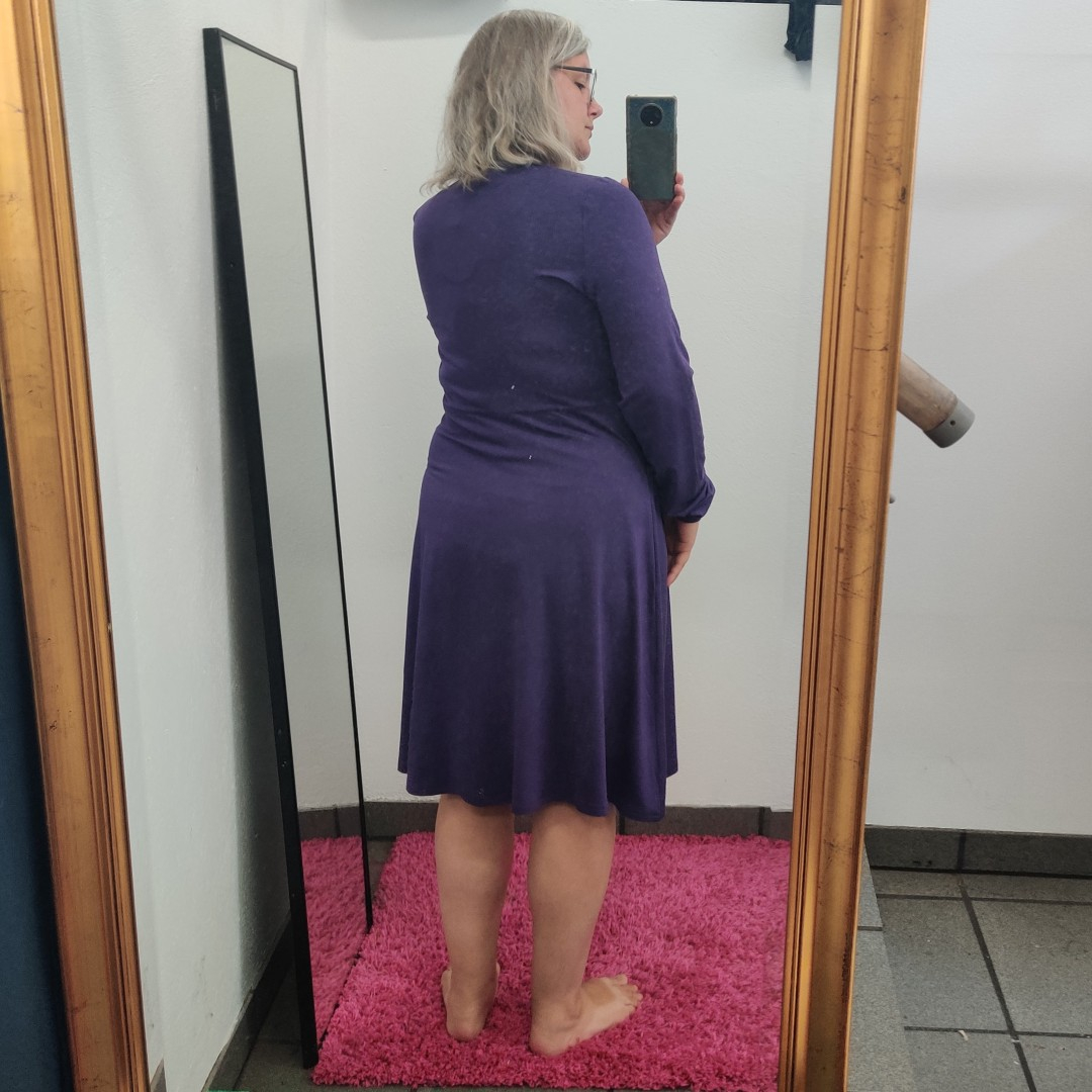 Bamboo Cardigan Purple. Lang cardigan i store størrelser fra Amamiko