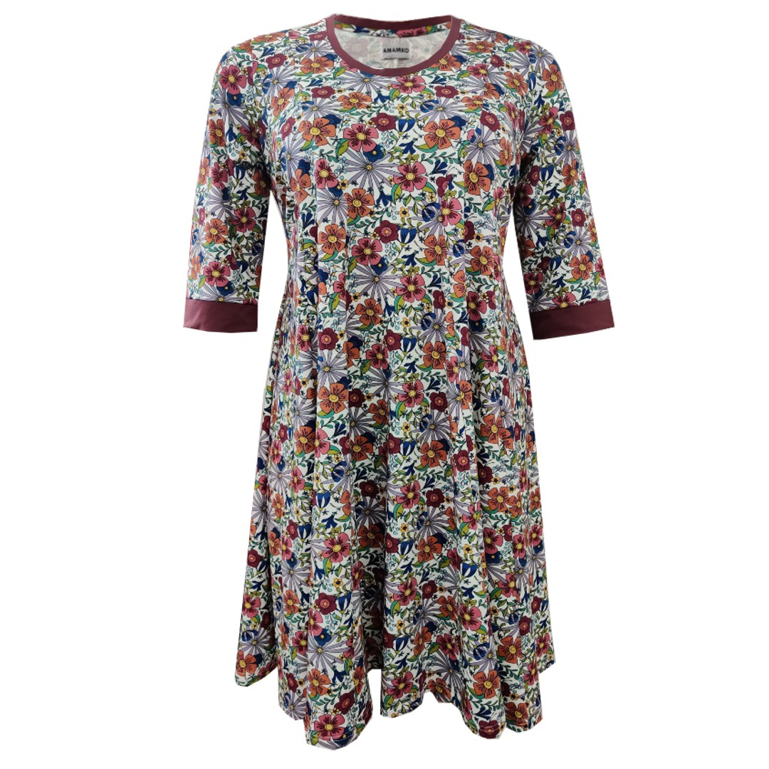 Ojo White Flowers. Plus size kjole fra Amamiko.