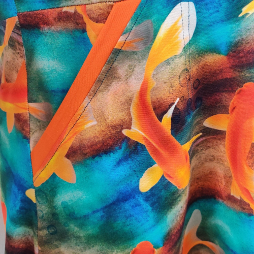 Genkei Goldfish. Plus size Kjole fra Amamiko