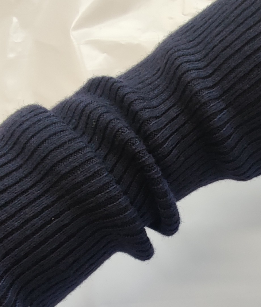 Lange ribstrikkede håndledsvarmere i marineblå uld