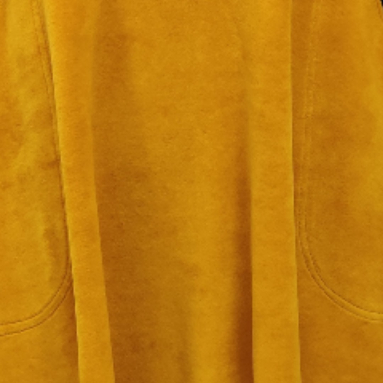 Hana Mustard Velvet. Velour Kjole i store størrelser fra Amamiko