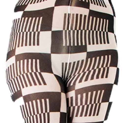 Monochrome Cube. Sort og hvide plus size strømpebukser fra Pamela Mann