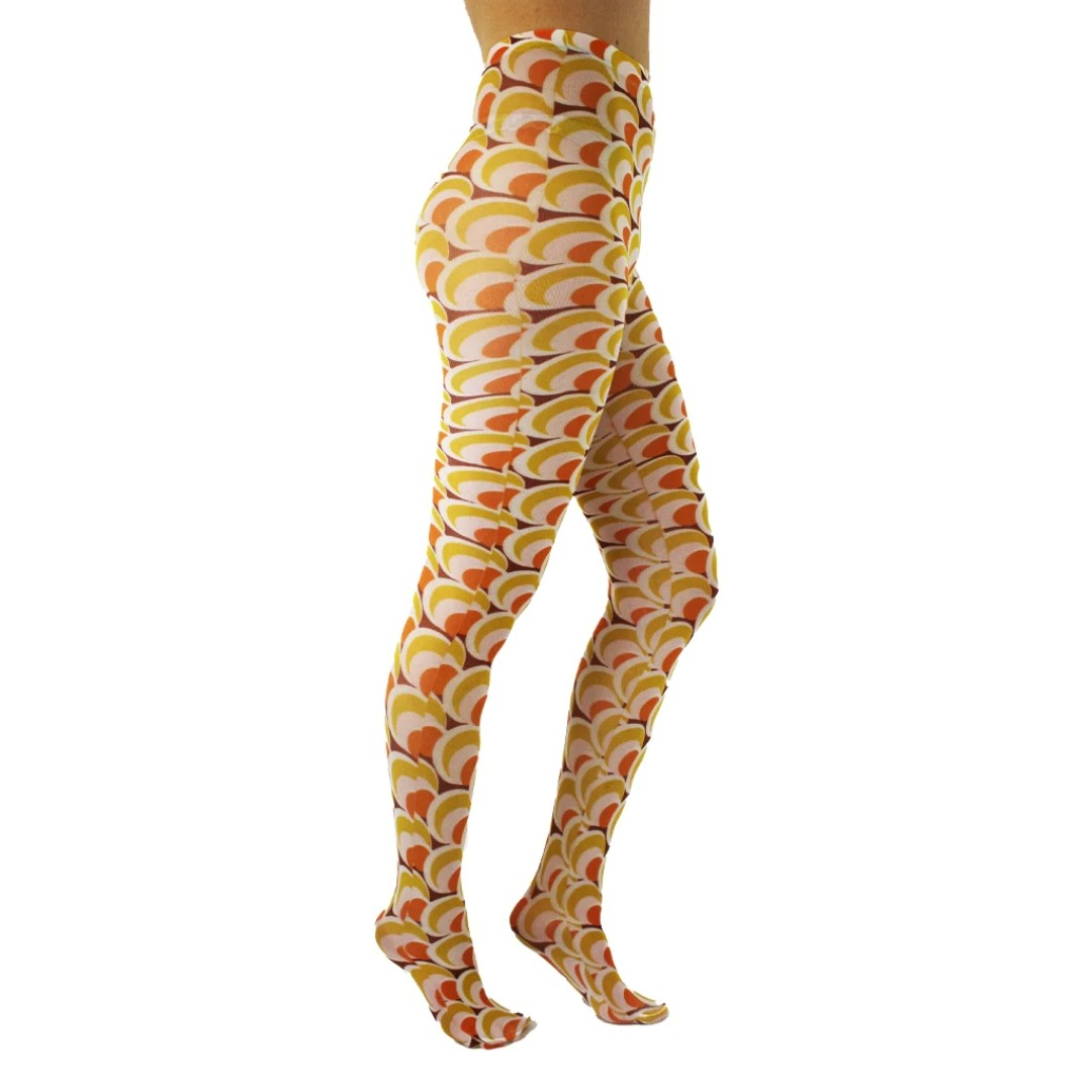 60s Groove. Gule og orange retro plus size strømpebukser fra Pamela Mann.