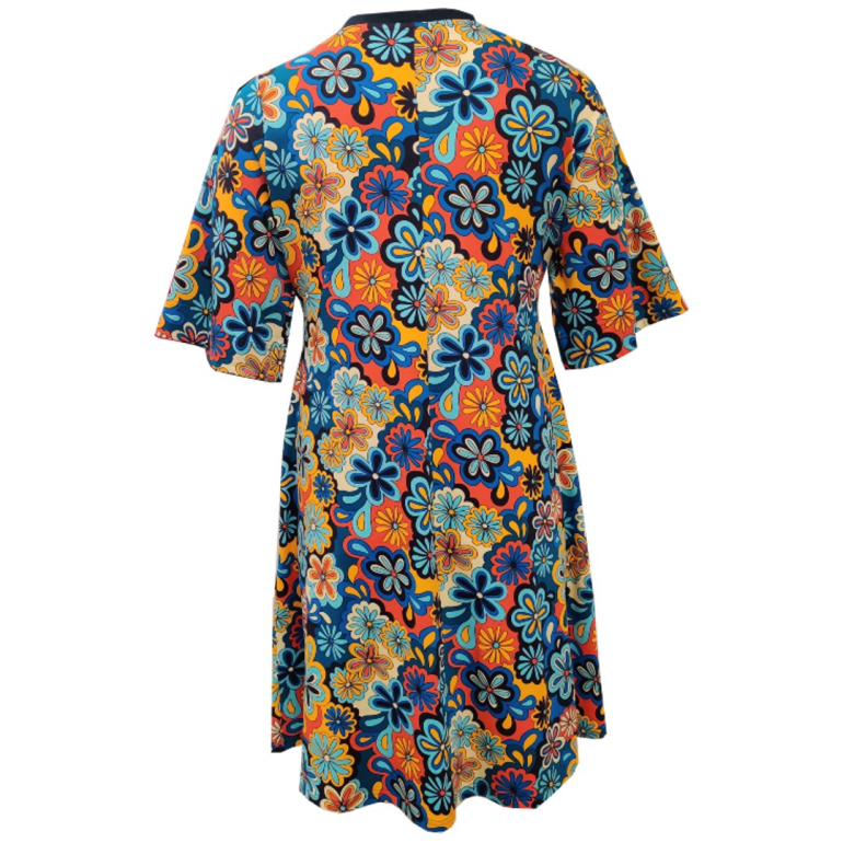 Plus size kjole fra Amamiko - Tulla Flower Power