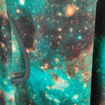 Tulla Green Night. Grøn plus size kjole i store størrelser fra Amamiko.