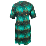 Tulla Green Night. Grøn plus size kjole i store størrelser fra Amamiko.