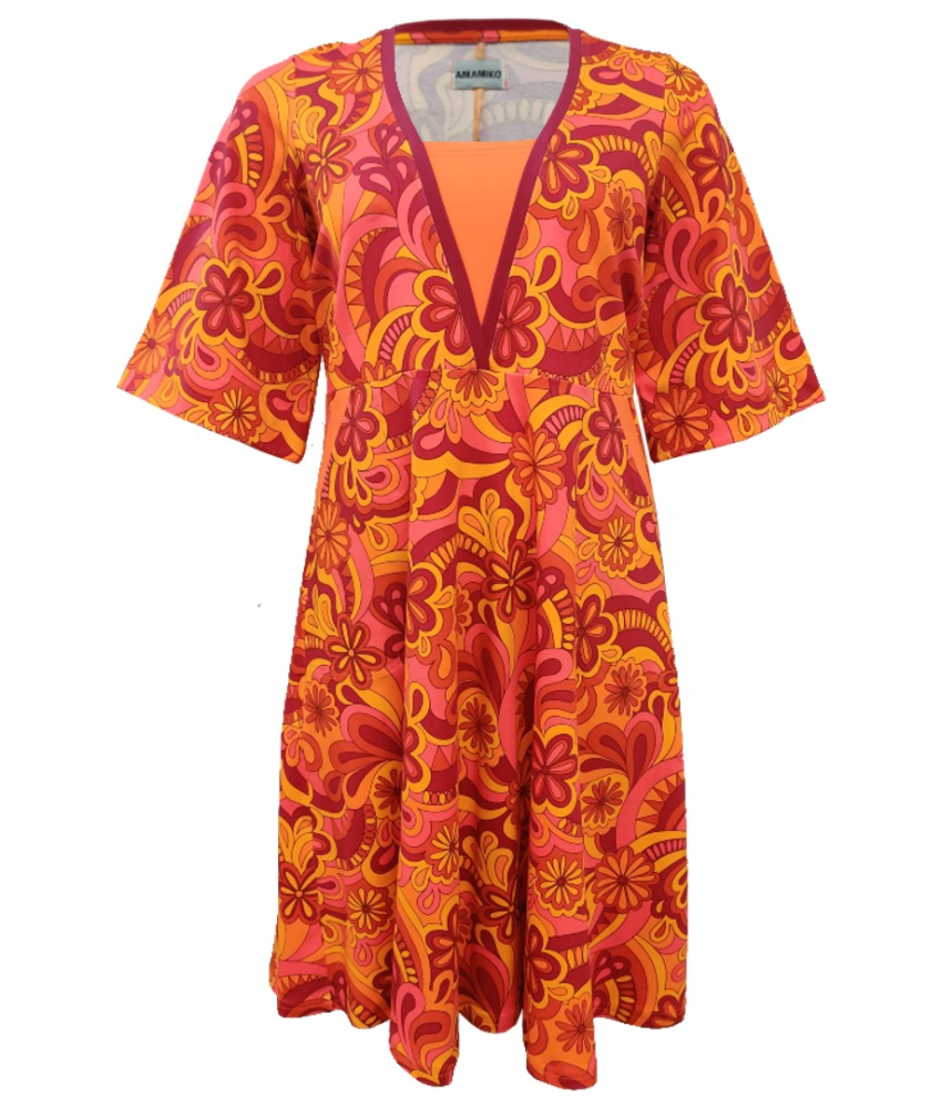 skyld Indien fiber Ama Orange Flower. Plus size kjole med retro blomster fra Amamiko