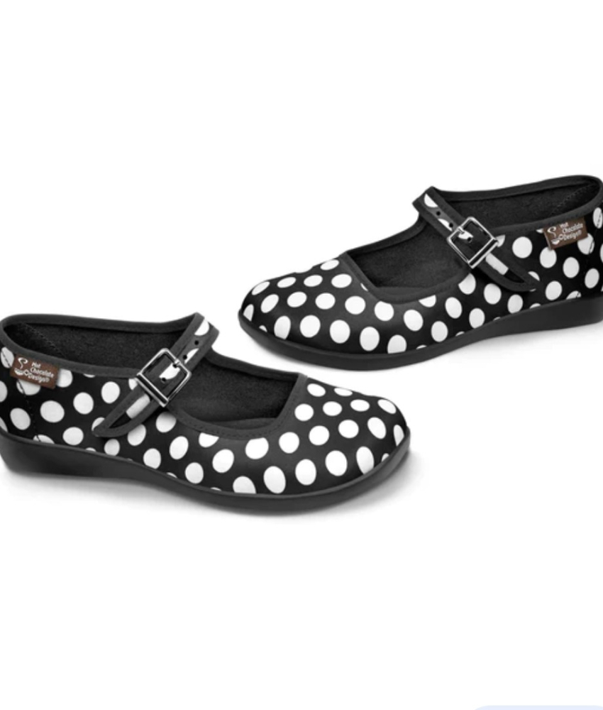 Black Polka Mary Jane Sko fra Hot Chocolate Design. Sorte sko med hvide prikker.