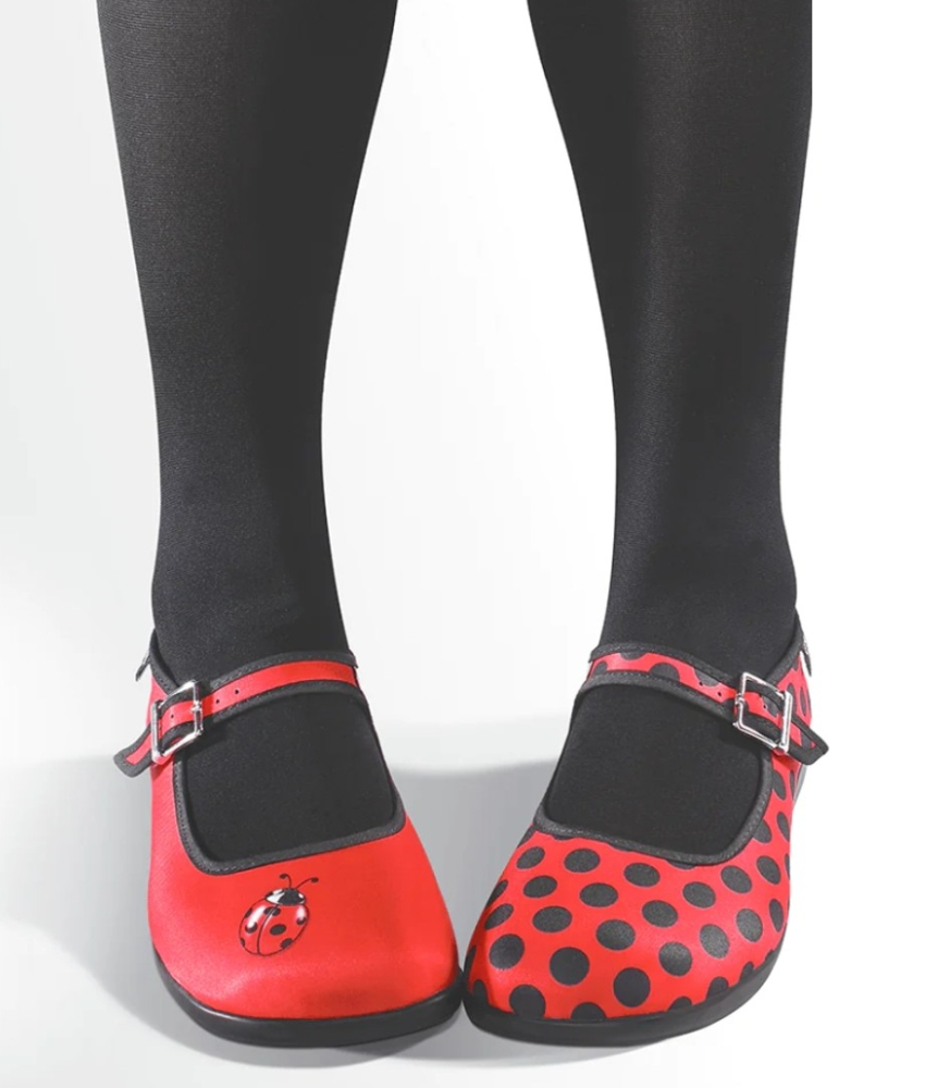 Lady Bug Mary Jane Sko fra Hot Chocolate Design. Flade røde sko med mariehøns.