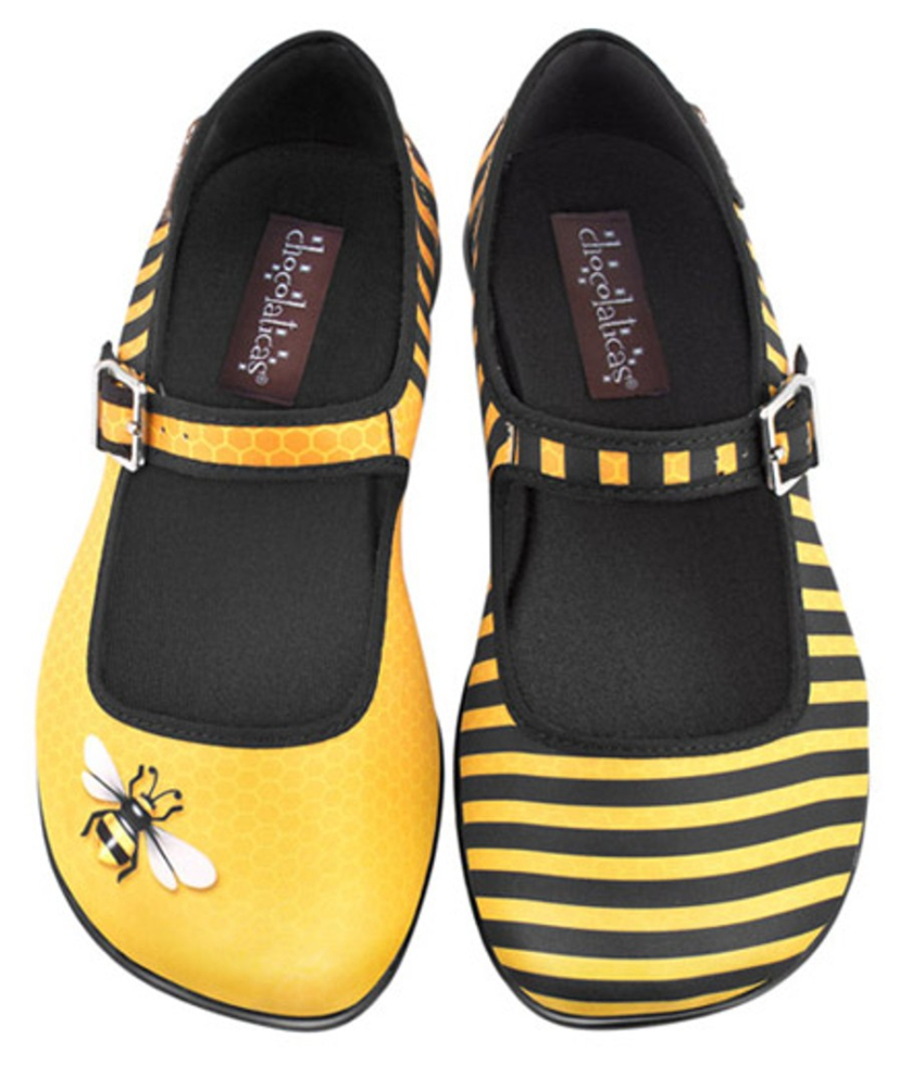Honey Mary Jane Sko fra Hot Chocolate Design. Flade gule sko med bier.