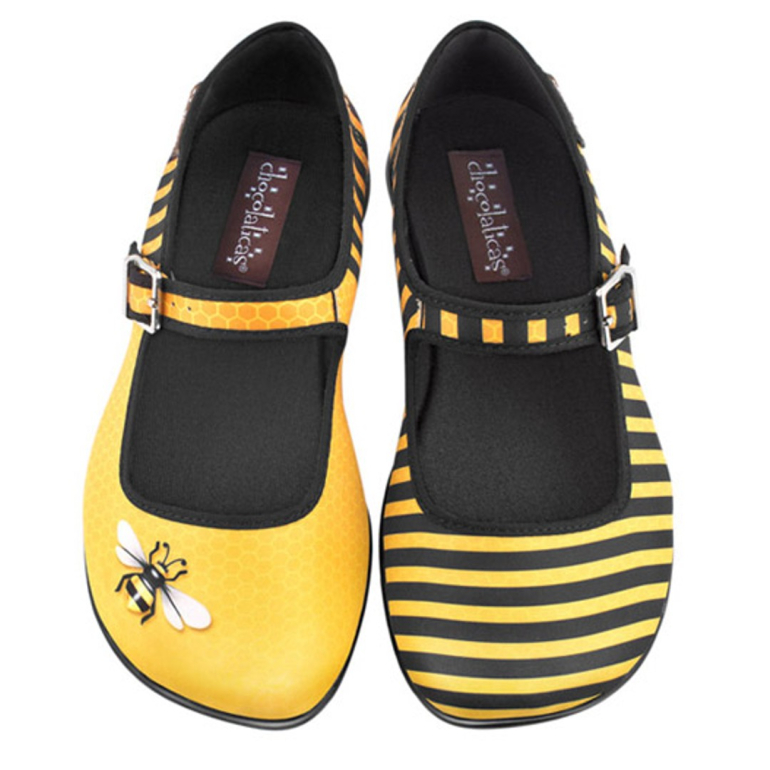 Honey Mary Jane Sko fra Hot Chocolate Design. Flade gule sko med bier.