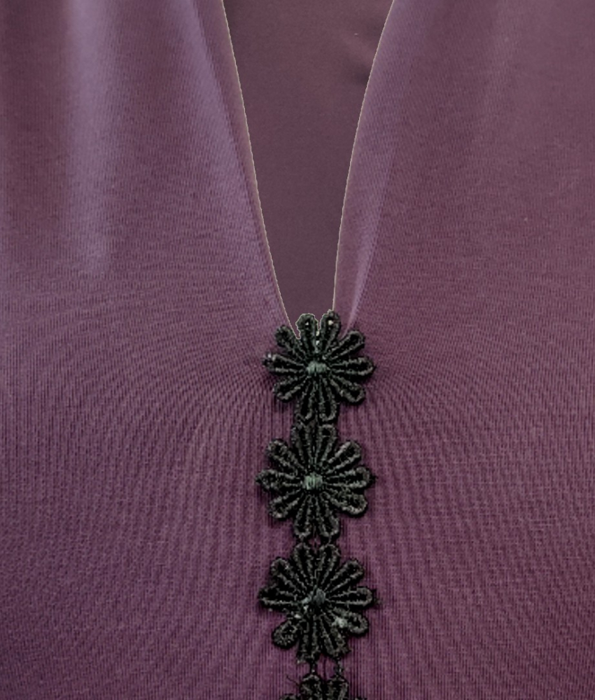Plus size peplum bluse i mørke lilla oeko-tex jersey med blomster fra Amamiko