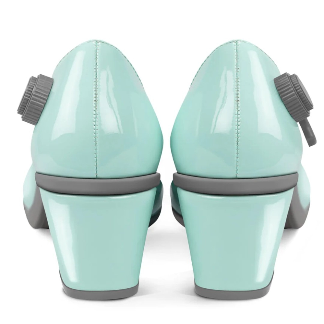 Typewriter. Lyseblå lak pumps fra Hot Chocolate Design