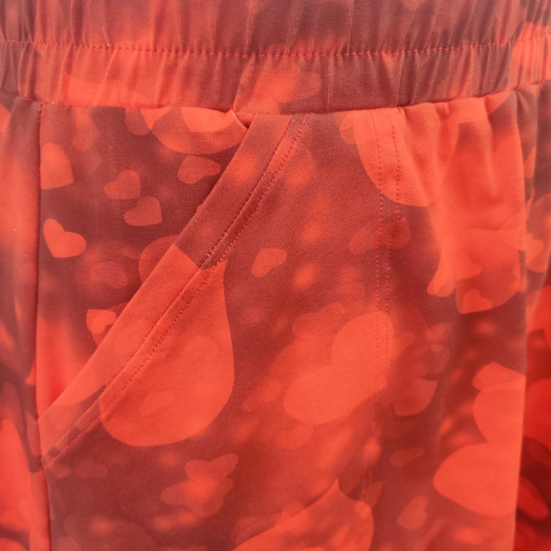 Kyoto Red Love. Midi Nederdel i store størrelser