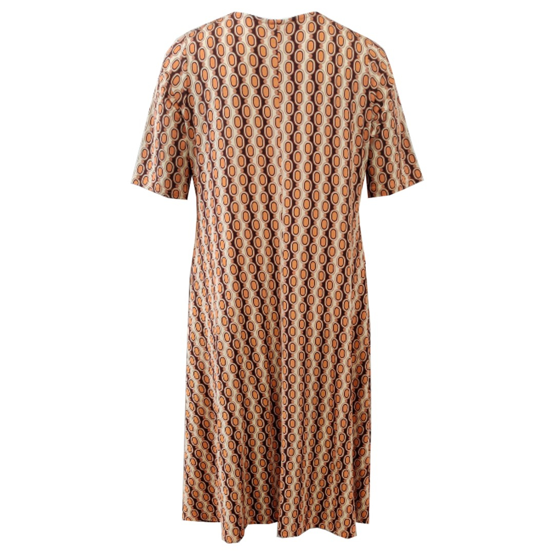 Trixia Retro Pearls Cognac. Plus size kjole med vandfald