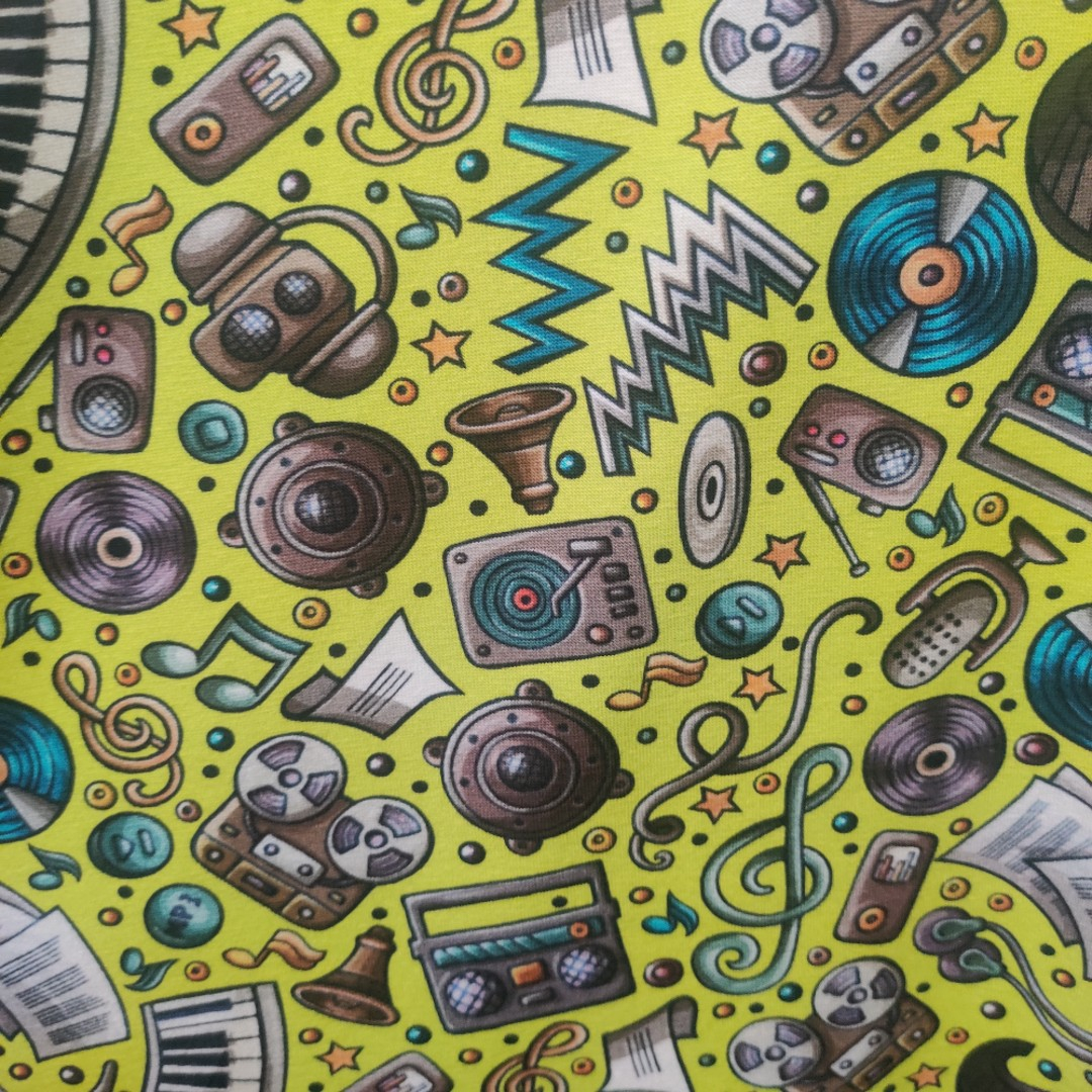 Dana Don't Stop The Music - PLUS SIZE kjole fra Amamiko