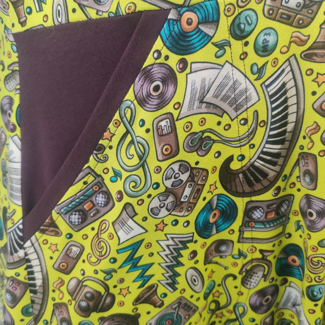 Dana Don't Stop The Music - PLUS SIZE kjole fra Amamiko