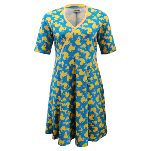 Lyseblå plus size kjole med badeænder. Bika Rubber Duck