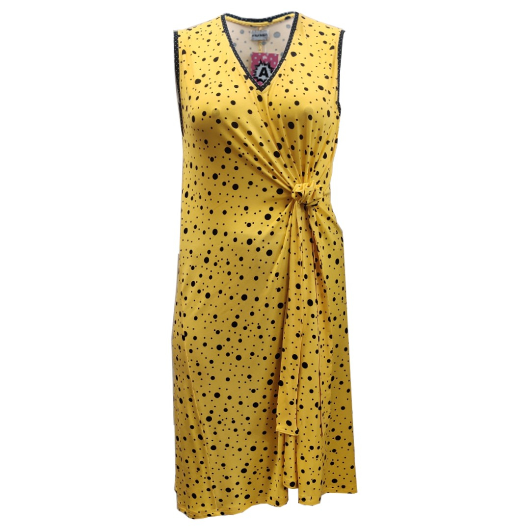 Gul plus size sommerkjole med sorte prikker. Moon Yellow Dot