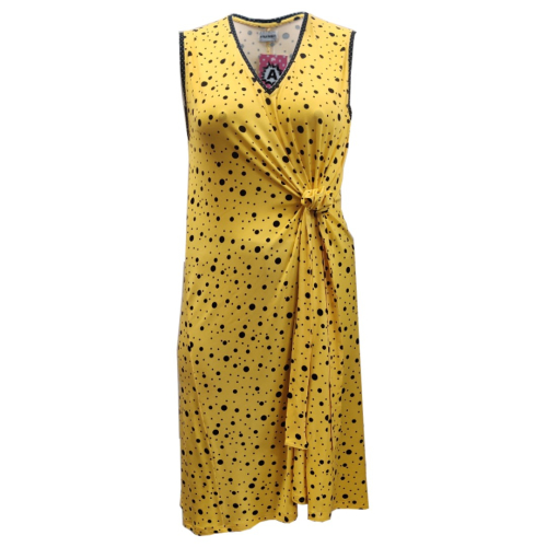 Gul plus size sommerkjole med sorte prikker. Moon Yellow Dot