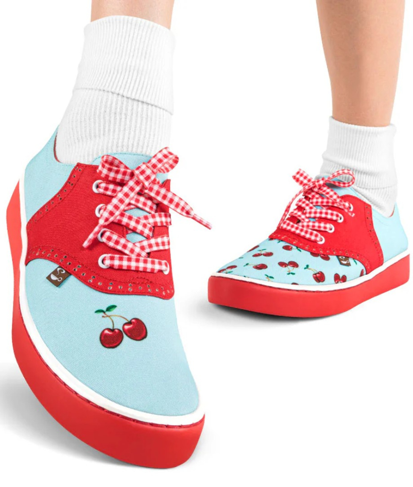 Cherry Blue Sneakers fra Hot Chocolate Design