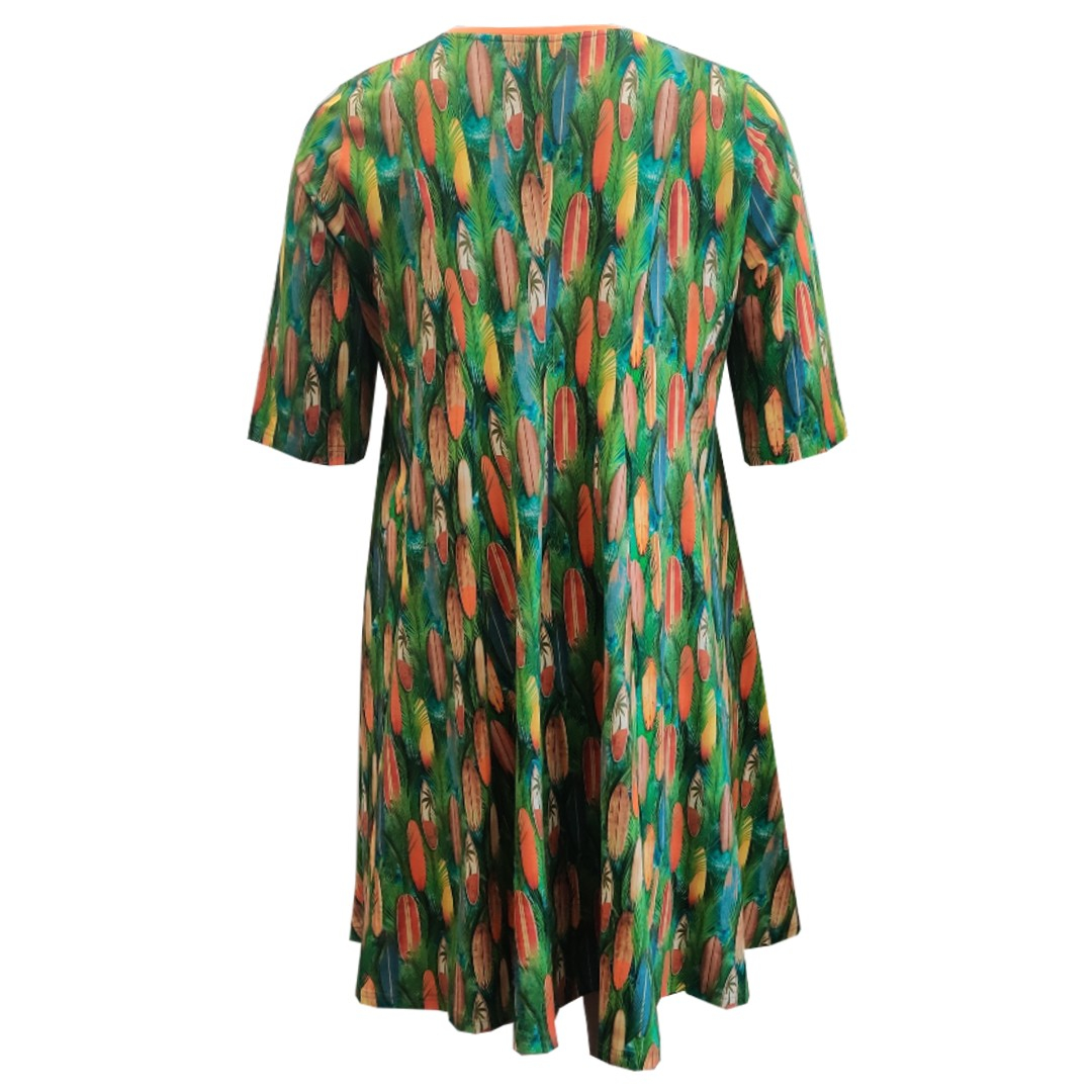Ojo Surf. Løs grøn plus size kjole fra Amamiko.
