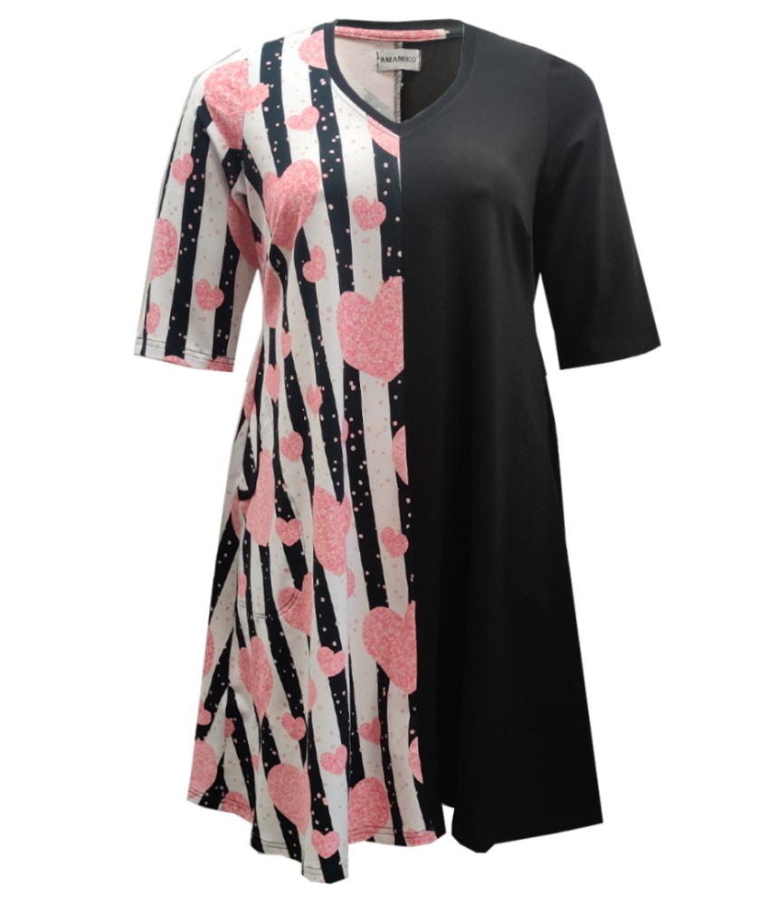 A-formet plus size kjole med striber og hjerter. Tulla Hearts n' Stripes