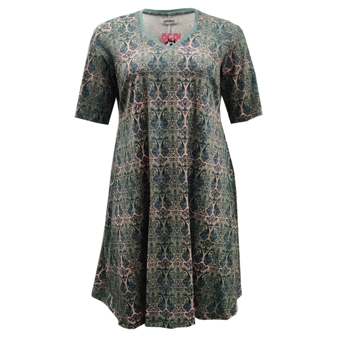 Mint plus size kjole i A-form med påfugle. Tulla Mint Baroque