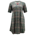 Mint plus size kjole i A-form med påfugle. Tulla Mint Baroque