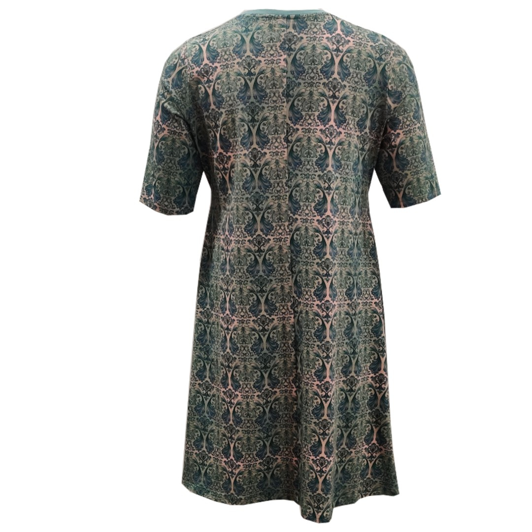 Mint plus size kjole i A-form med påfugle. Tulla Mint Baroque