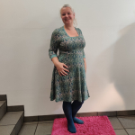 Mintgrøn plus size kjole med empiresnit. Genkei Mint Baroque