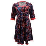 Sort plus size kjole med empiresnit. Genkei Laser Game