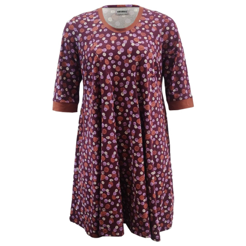 Løs blommefarvet Plus Size kjole med prikker. Ojo Cyclam Stone