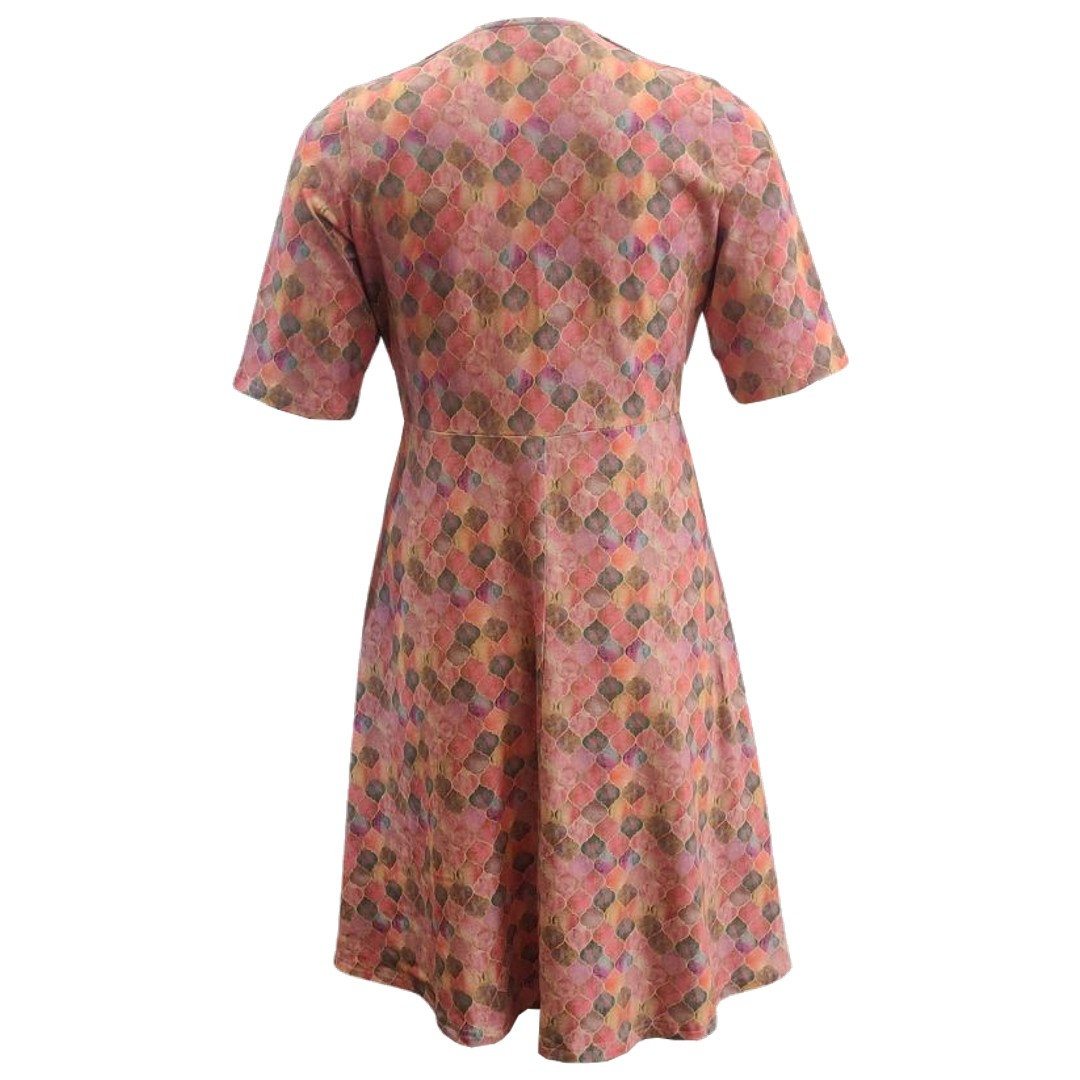 Takasaki Tivoli. Plus size Kjole med lommer fra Amamiko