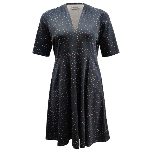 Takasaki Grey Dot. Plus size Kjole med lommer fra Amamiko