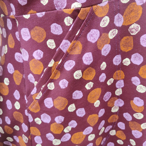 Takasaki Cyclame Stone. Plus size Kjole med lommer fra Amamiko