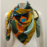 Silke Tørklæde 135 cm. x 135 cm. | Grøn hest