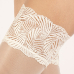 Offwhite selvsiddende Plus Size strømper - Versailles 20 denier