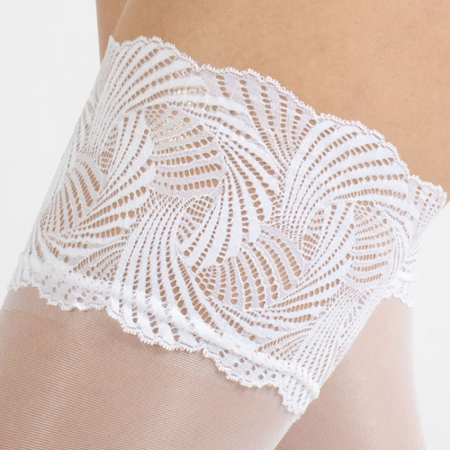 Hvide selvsiddende Plus Size strømper - Versailles 20 denier