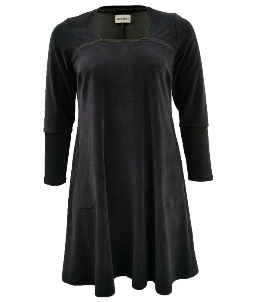 Sort plus size velour kjole med A-form - Tokyo Black Velvet