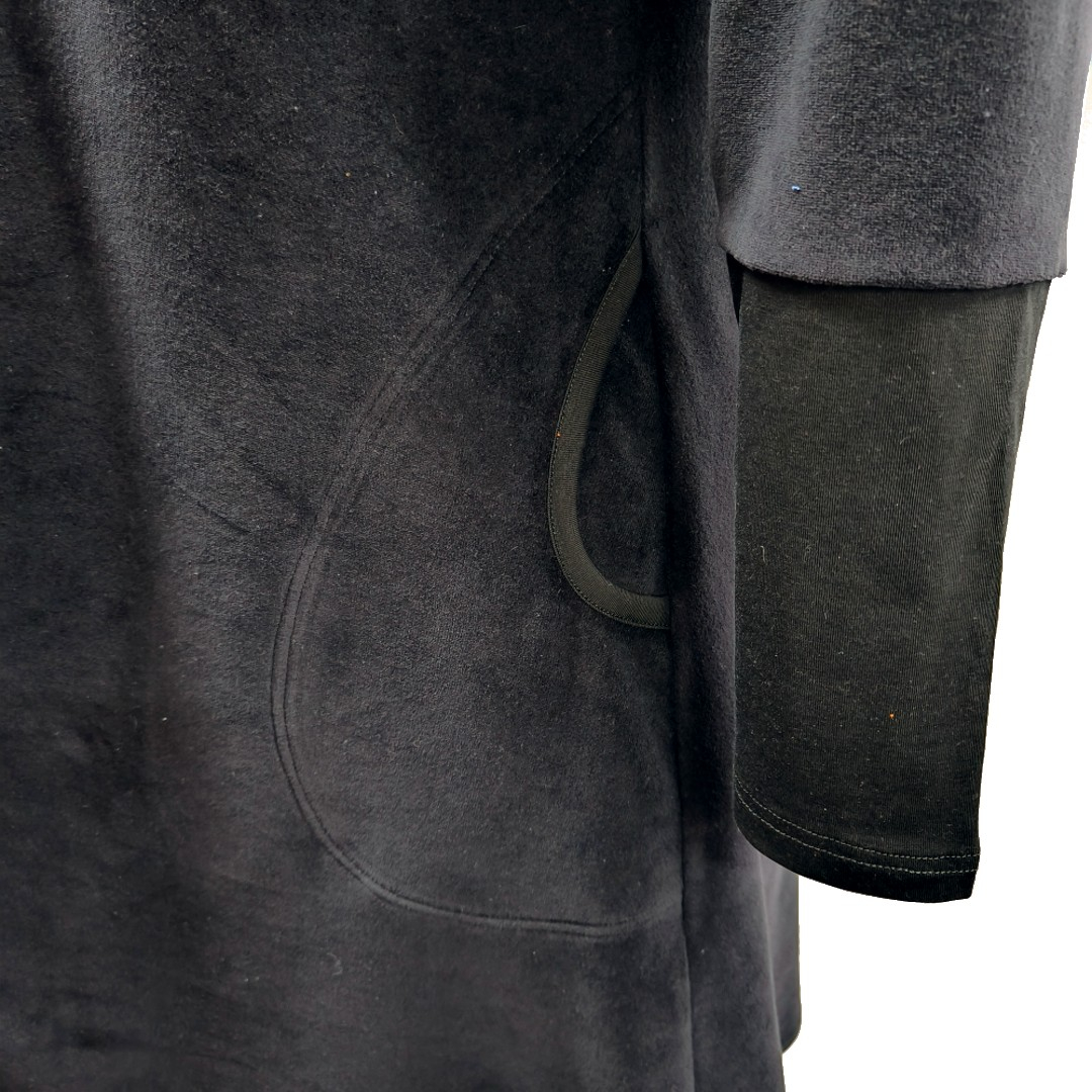 Sort plus size velour kjole med A-form - Tokyo Black Velvet