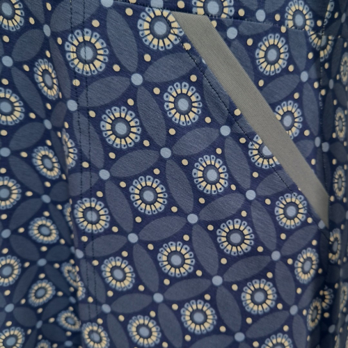 Blå plus size empire kjole med blomster. Bika Blue Flower